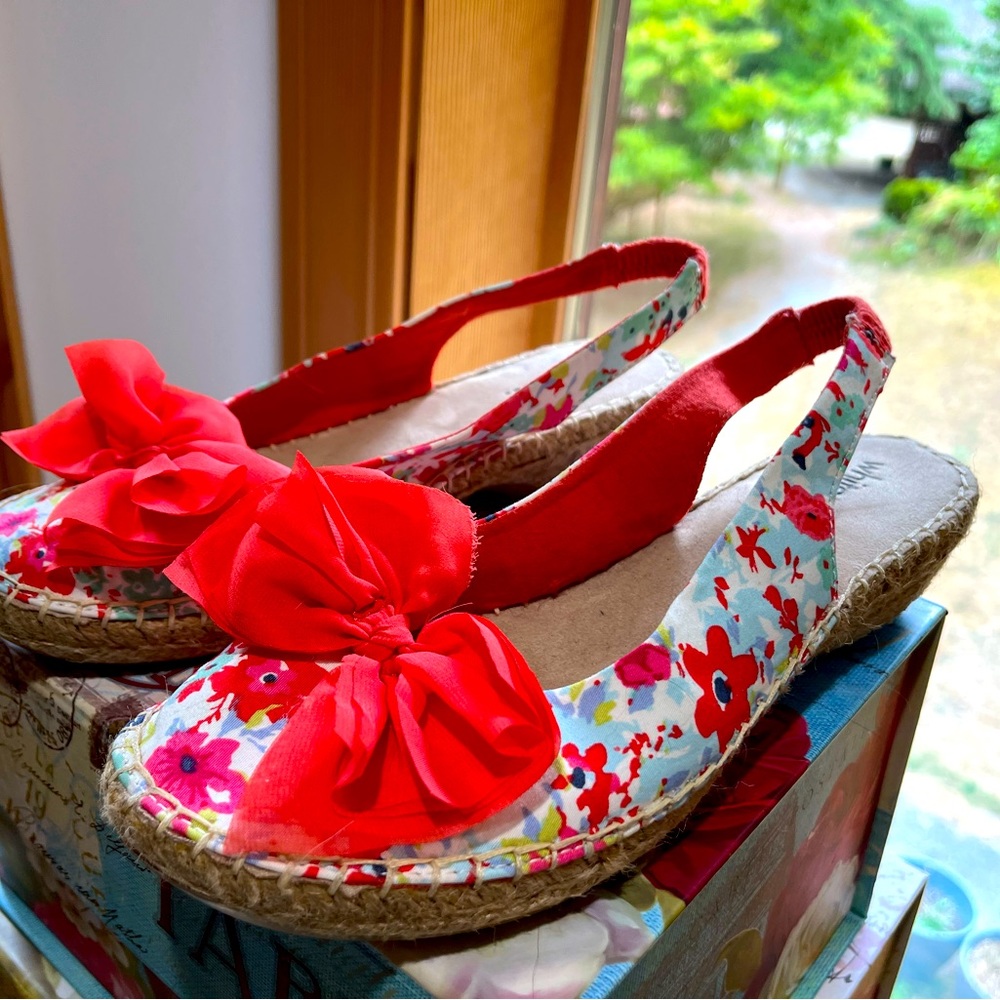 Adorable floral slip on